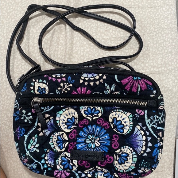 🔥🔥🔥Pre Black Friday sale 🔥🔥🔥
Pre loved Vera Bradley 6 bag bundle (C321) - Picture 16 of 16